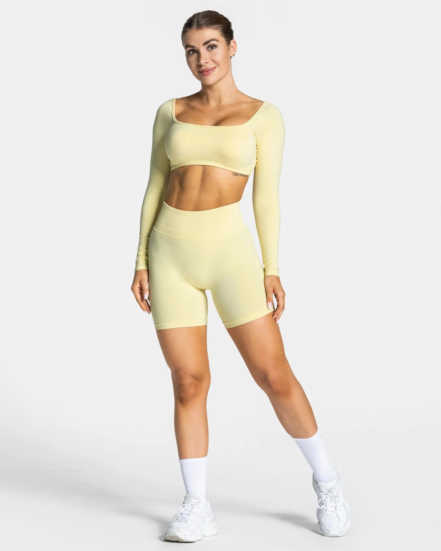 Shorts amarillo
